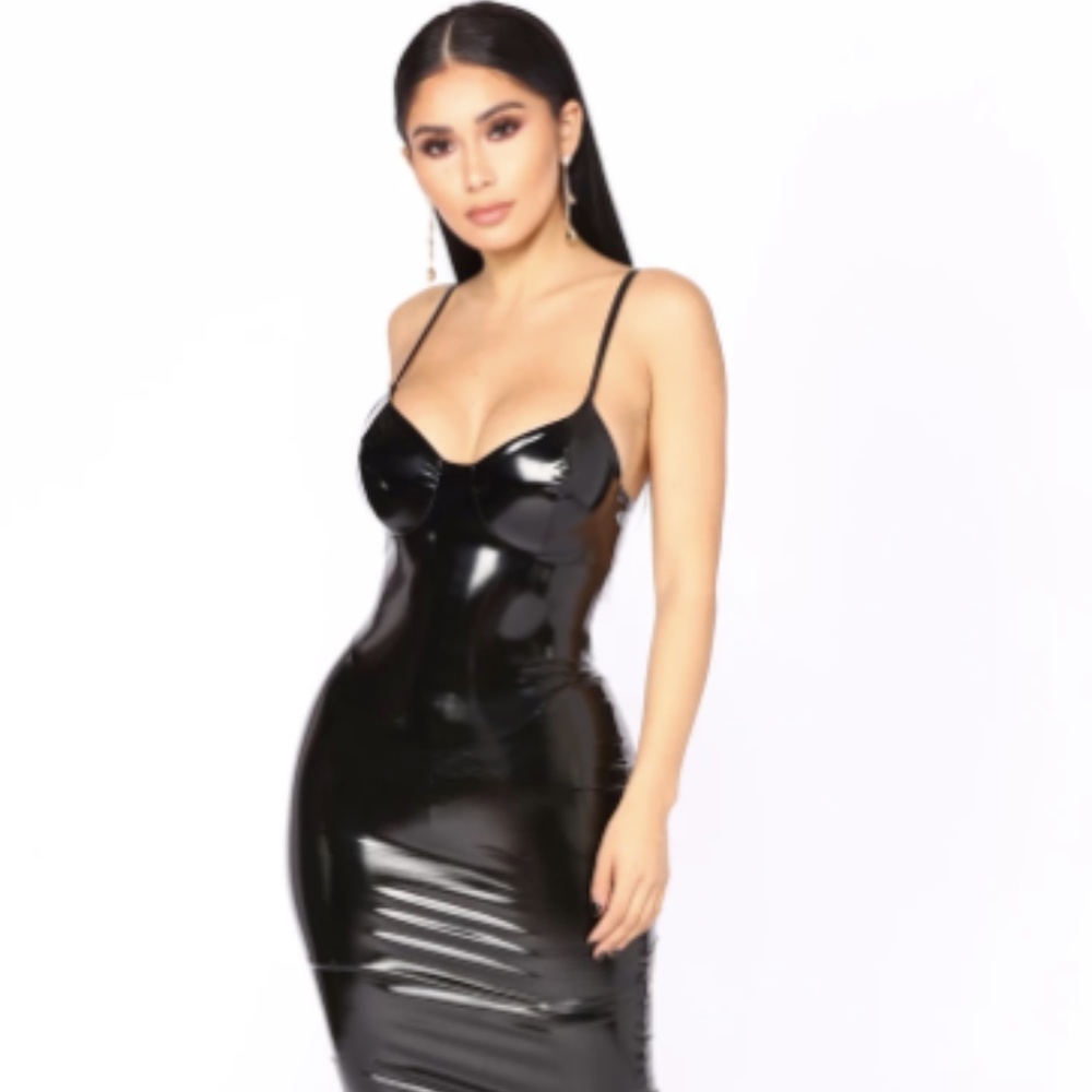 Hot!!! 🔥Fashion Nova Wake Up The Neighbors Dress